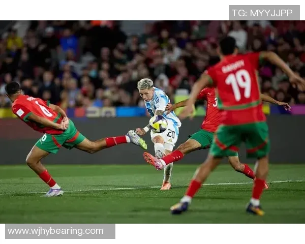 勇士险胜雄鹿，120-113获胜背后的关键功臣是谁？数据告诉你真相